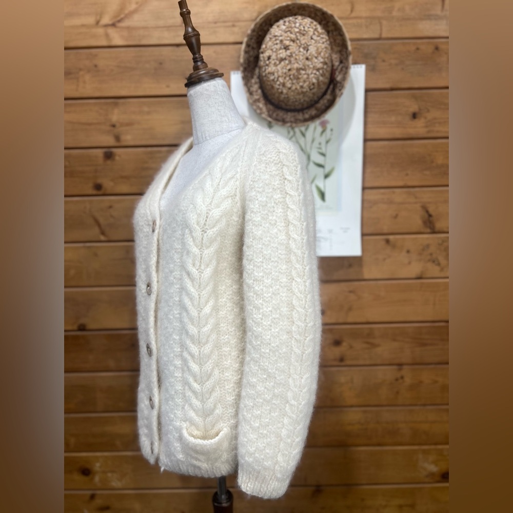 Handmade Cream Wool Blend Cable Knit Cardigan Sweater – Cozy Soft Classic S-M - Picture 4 of 6